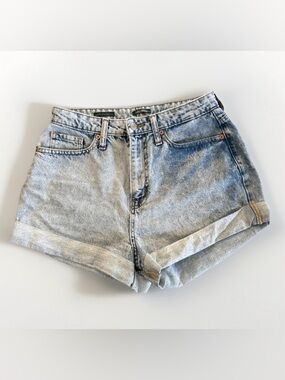 Wild Fable High Rise Mom Shorts Light Wash Size 8